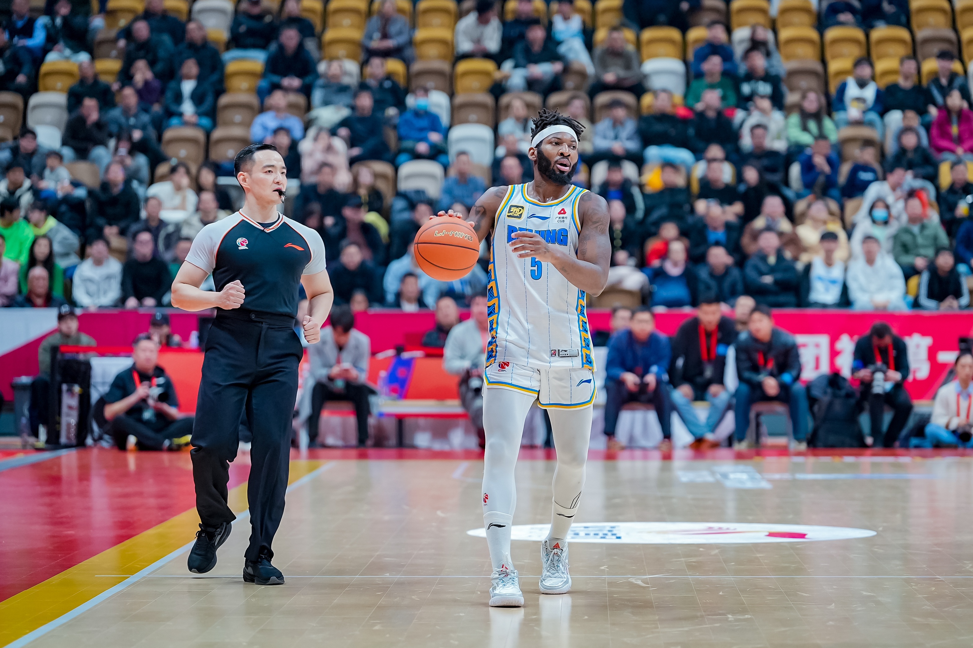 乐鱼leyu赛事集团-媒体人：许利民换斯佩尔曼让其不爽 但杰曼单外援激活防守伸缩性